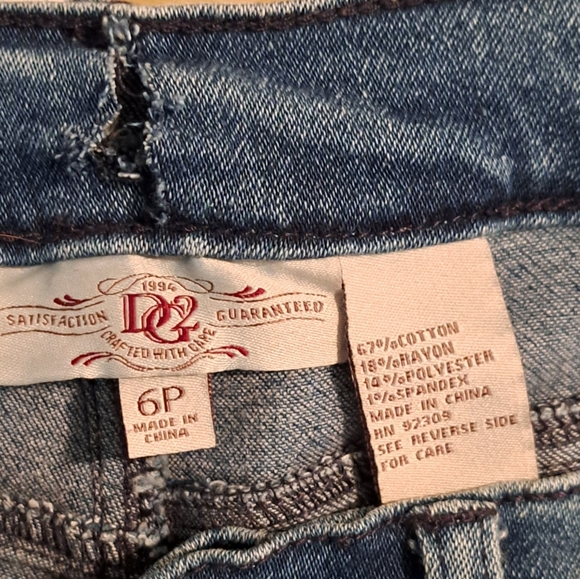 DG2 Sequin Cuffed Crop Jeans - Picture 5 of 9